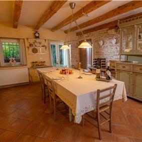 5 Bedroom Istrian Villa Estate with Large Pool and Gardens near Barban, Sleeps 12